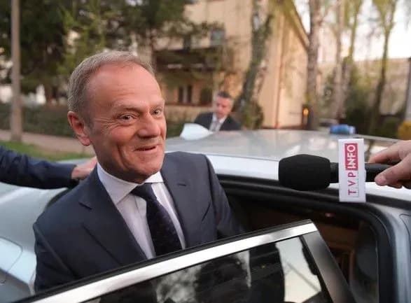 Смоленська катастрофа: Туск розпочав давати свідчення у суді