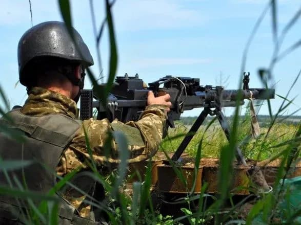 З початку доби бойовики 33 рази обстріляли позиції сил АТО, поранено 5 військових