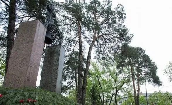 Вночі біля кургану "Героям Чорнобиля" відбувся молебень