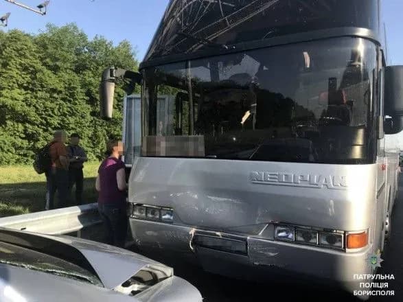 В аеропорту "Бориспіль" зіткнулися чотири авто