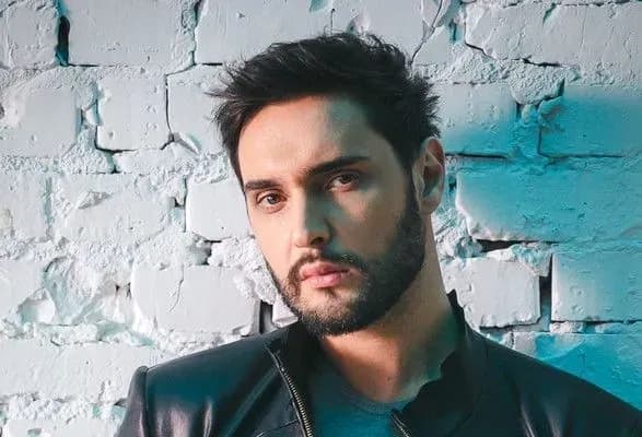 Порошенка закликали позбавити Віталія Козловського звання "Заслужений артист України"