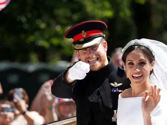 Подарунки з весілля принца Гаррі і Меган Маркл продають на інтернет-аукціонах