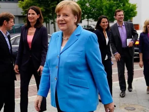 Меркель: решение Трампа по коммюнике G7 разочаровывает и немного подавляет