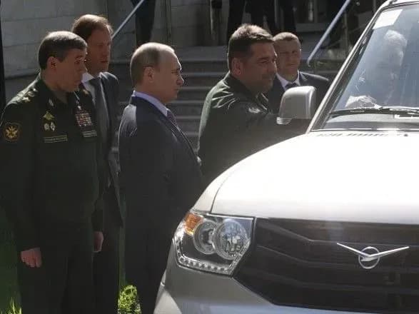 Бойцы АТО назвали предательством презентацию российских УАЗиков в Украине