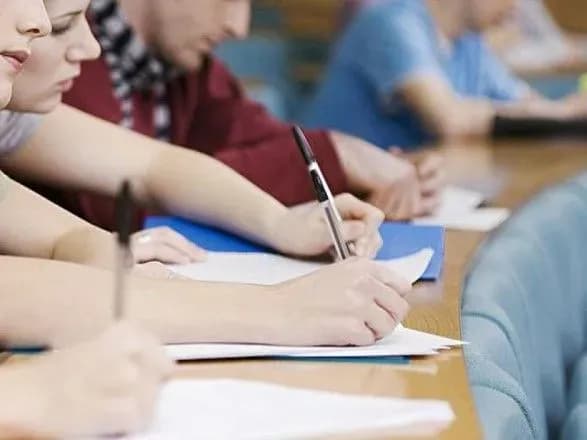 Понад 200 учасників ЗНО отримали максимальні бали за тестування