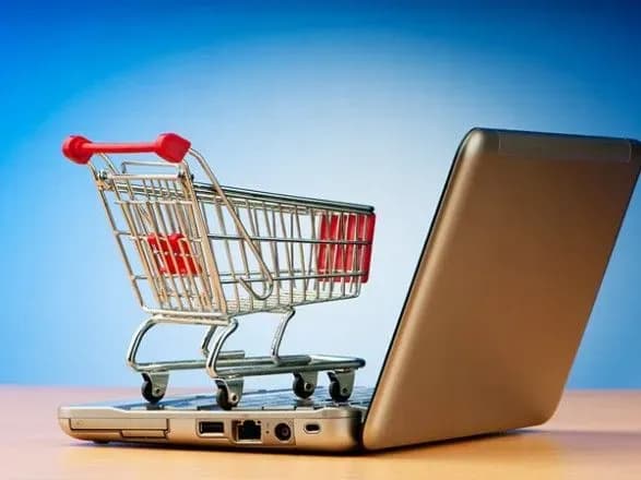 Лише 10% українців купують продукти харчування онлайн - експерт