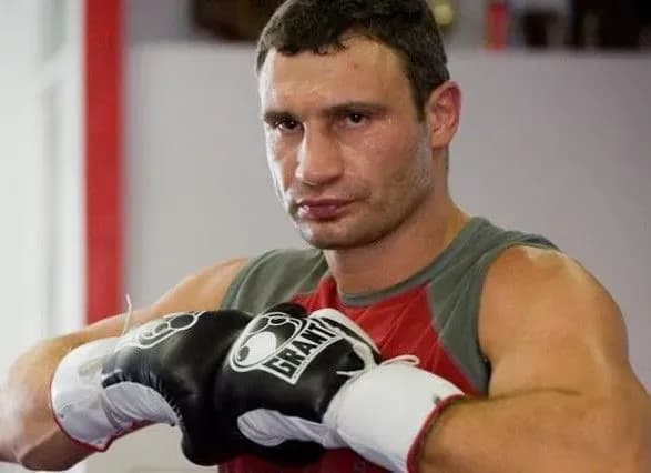 Віталій Кличко восени проведе бій з Льюїсом у Києві