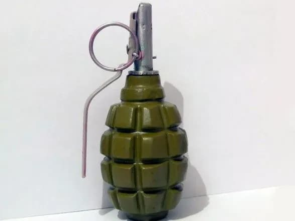 Гранату знайшли у супермаркеті у Чернігові