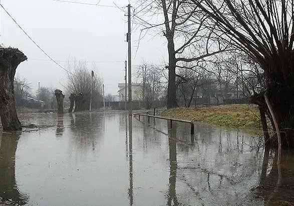 Рятувальники попередили про ризик підйому рівнів води в річках