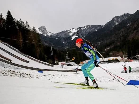 Жіноча збірна із Підгрушною відправилася на збір до Фінляндії