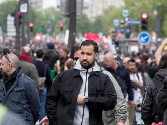 Макрон звільнить свого радника через напад на людей під час травневої демонстрації
