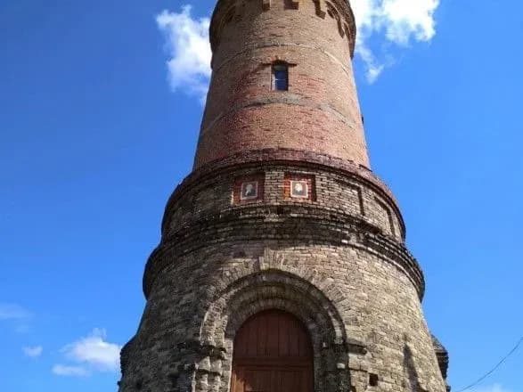 В центре Новгород-Северского до сих пор висят портреты Ленина и Сталина