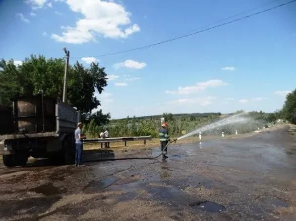 На Черкащині вантажівка, яка перевозила хімічну рідину, потрапила у ДТП