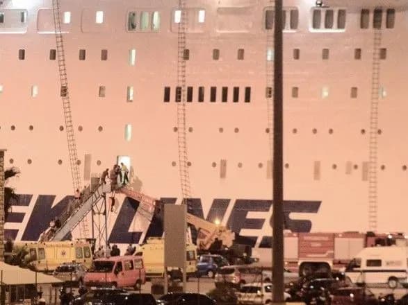 У Греції через пожежу з лайнера евакуювали близько 1 тис. осіб