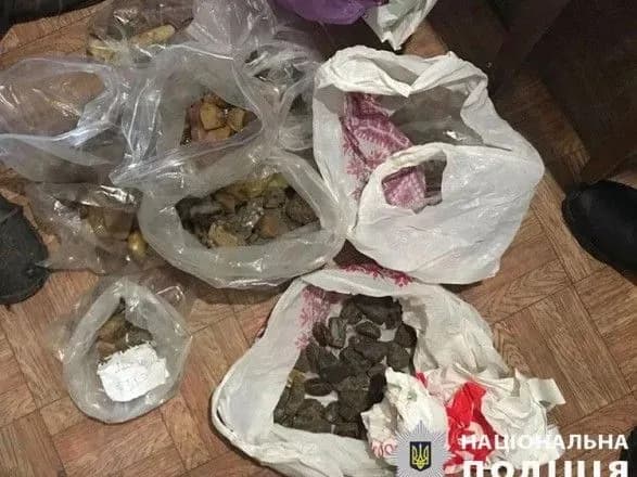 На Рівненщині поліція вилучила бурштину на 2,8 мільйона гривень