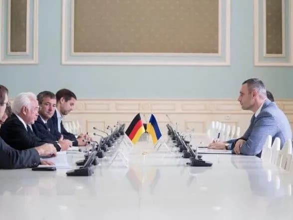 Кличко на зустрічі з віце-президентом Бундестагу домовився про залучення інвестицій