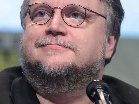 Гильермо дель Торо не видит опасности прекращения существования кинотеатров из-за Netflix