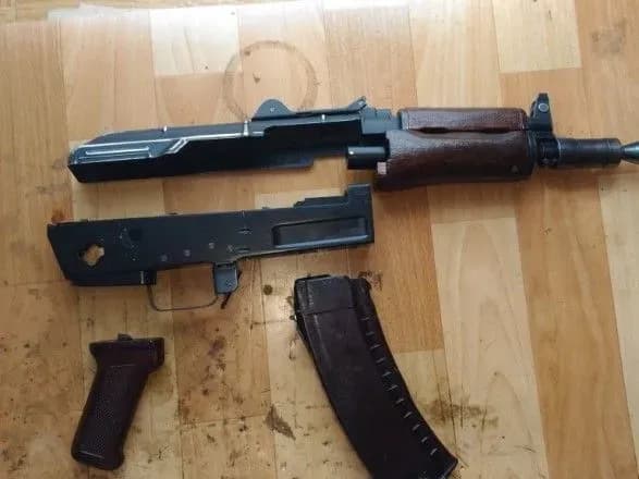 На Київщині чоловіка затримали за збут зброї з Донбасу
