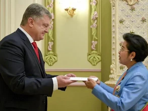 Президент прийняв вірчі грамоти від послів п’яти країн