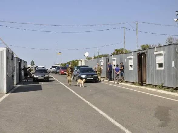 На Донбасі почали облаштовувати КПВВ "Новотроїцьке"