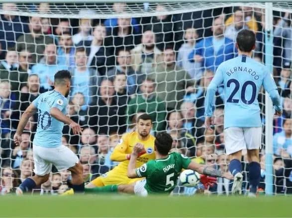 Зинченко впервые сыграл за "Манчестер Сити" в сезоне АПЛ