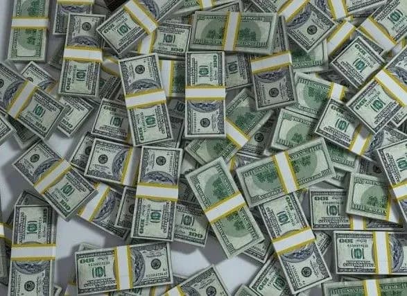 Жінка-водій шкільного автобуса виграла 2 млн дол. у лотерею