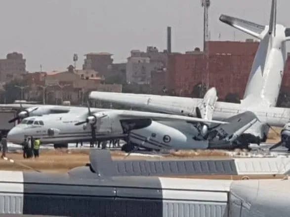В аеропорту Судану зіштовхнулись українські літаки