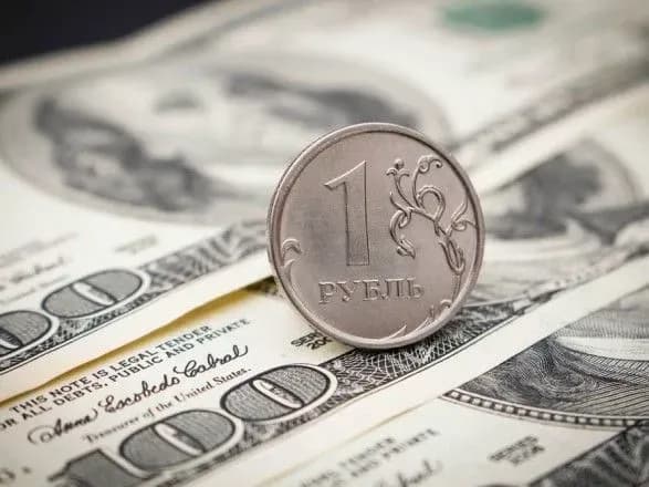 ЗМІ: уряд РФ готує відмову від долара