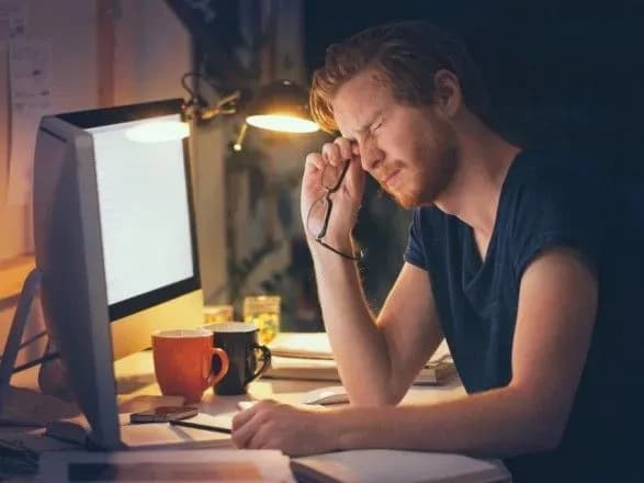 Медик порадив, як зберегти зір при постійній роботі за комп’ютером