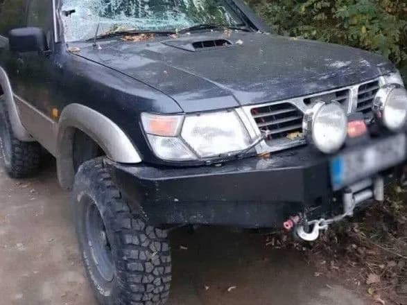 На Закарпатті п’яний водій врізався у шлагбаум: один чоловік загинув