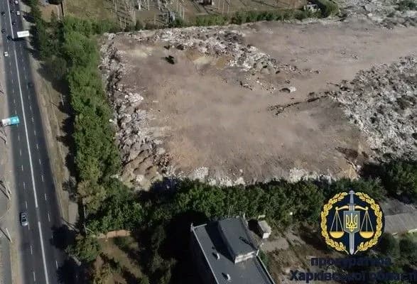 На Харківщині правоохоронці виявили підпільне сміттєзвалище