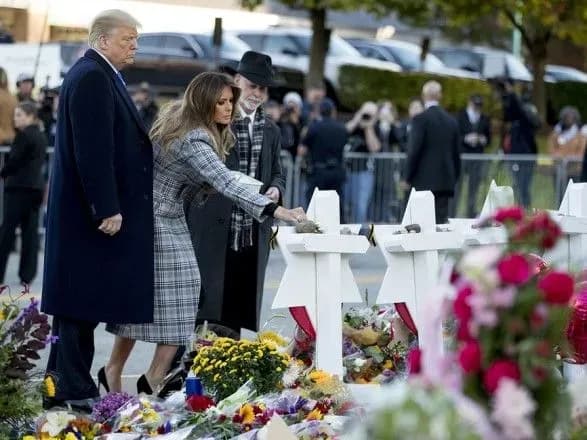 Трамп відвідав синагогу в Піттсбурзі після стрілянини