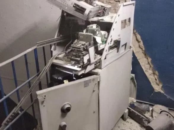 Невідомі підірвали та пограбували банкомат у Харкові