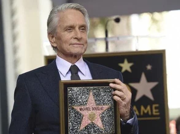 Майкл Дуглас отримав зірку на Алеї слави Голлівуду