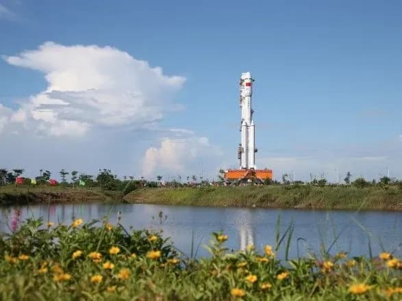 Китай побудує пілотований космічний корабель для дослідження Місяця