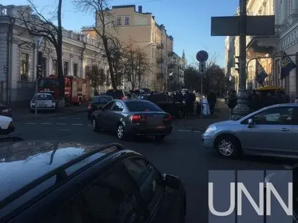 Водители на евробляхах заблокировали центр Киева