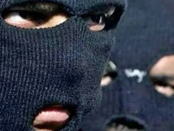 Контрабандисти на авто збили прикордонника, він у комі