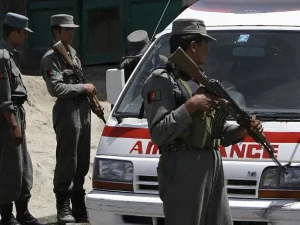 У Кабулі атака смертника забрала життя понад 50 людей