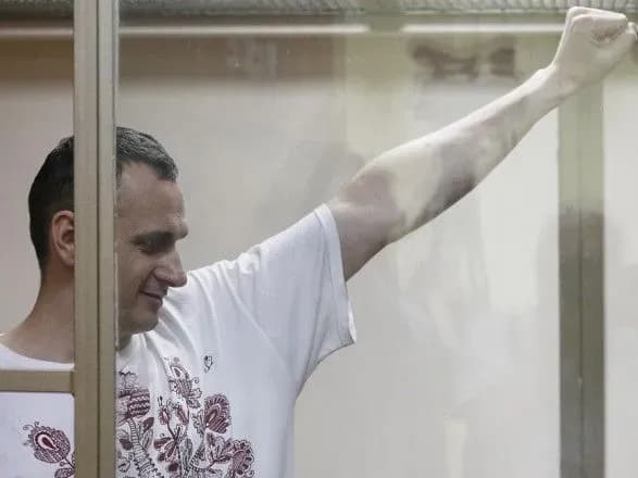 Сенцова на врученні премії Сахарова представлять адвокат і сестра - ЗМІ