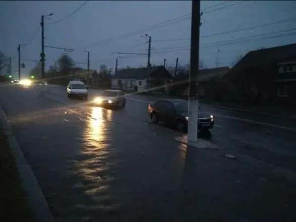 Через ожеледицю у Житомирі стався транспортний колапс