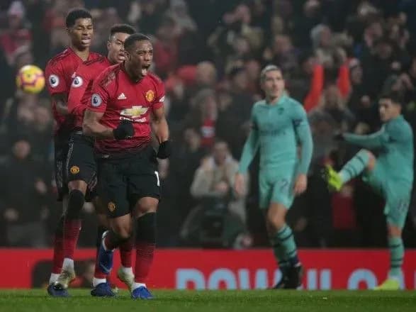 "Манчестер Юнайтед" и "Арсенал" свели в результативную ничью центральную декабря тура АПЛ