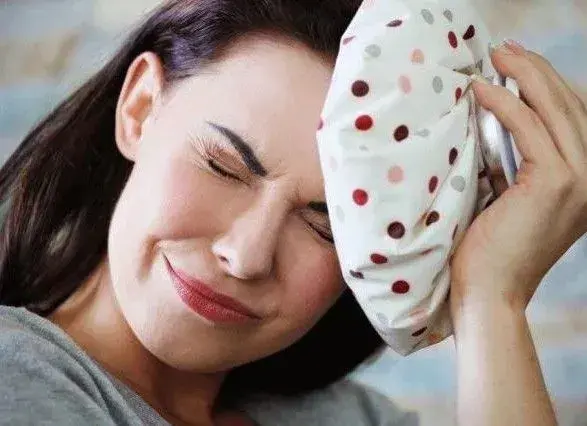 Українців попередили про можливі мігрені через погоду