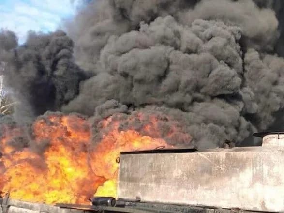 Резервуар с нефтью пылает во Львовской области