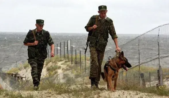 Майже 300 українців не пропустили в РФ