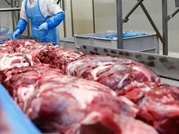 Гройсмана попросили зупинити нелегальний імпорт свинини