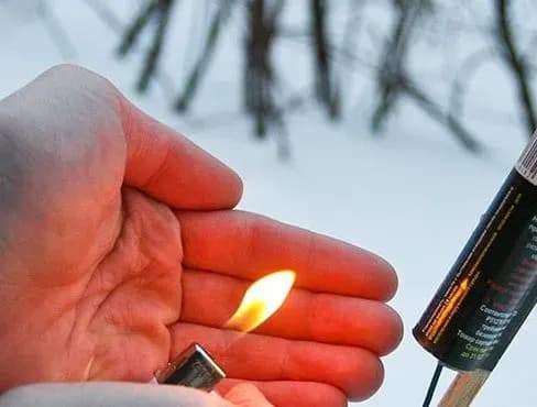 Чоловіку у новорічну ніч відірвало кисть феєрверком