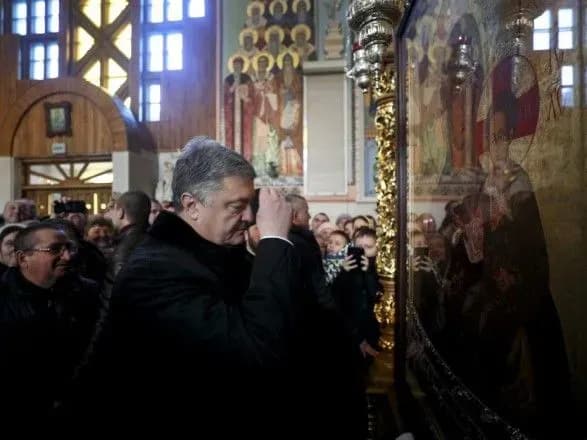 Филарет: в президентские кампании не вмешиваемся, но симпатии к Порошенко есть