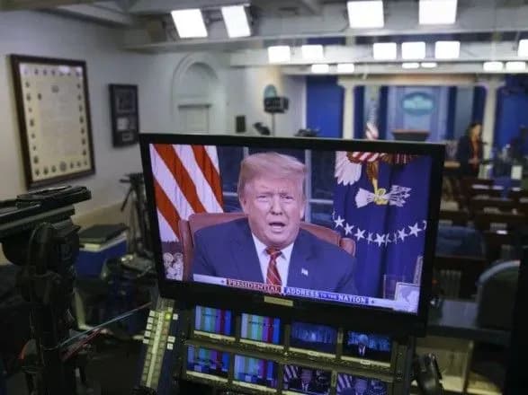 Я имею абсолютное право объявить чрезвычайное положение - Трамп