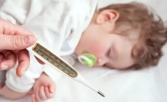 Медики розповіли про симптоми менінгіту