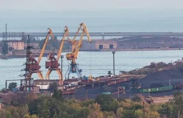 Літак з європейськими міністрами не дістався Маріуполя